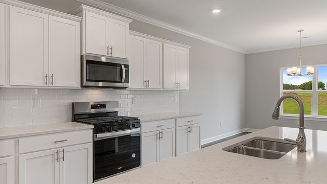 303 Heritage Way, Headland, AL 36345