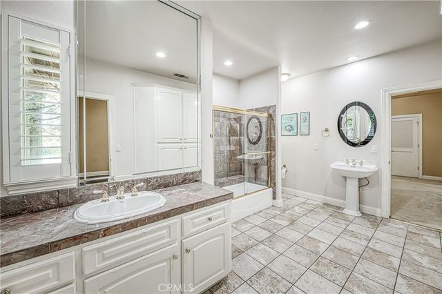333 W River Court, Fresno, CA 93711
