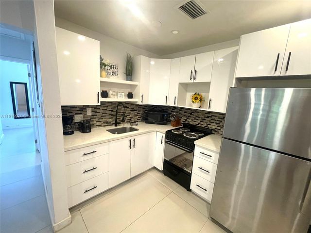 1211 NE 15th Ave 1, Fort Lauderdale, FL 33304