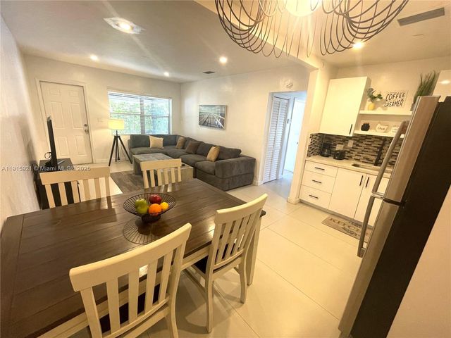 1211 NE 15th Ave 1, Fort Lauderdale, FL 33304