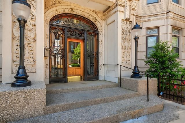 1111 Boylston St. 48, Boston, MA 02215