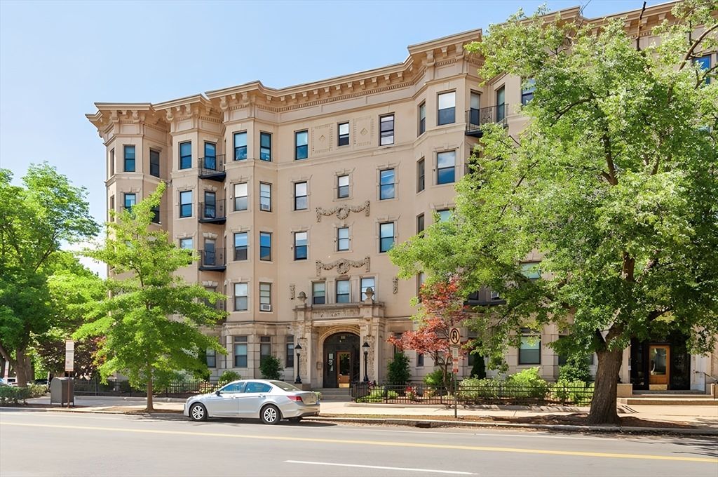 1111 Boylston St. 48, Boston, MA 02215