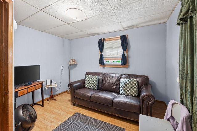 813 Minnehaha Avenue W, Saint Paul, MN 55104