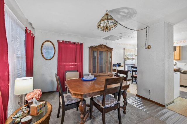 813 Minnehaha Avenue W, Saint Paul, MN 55104