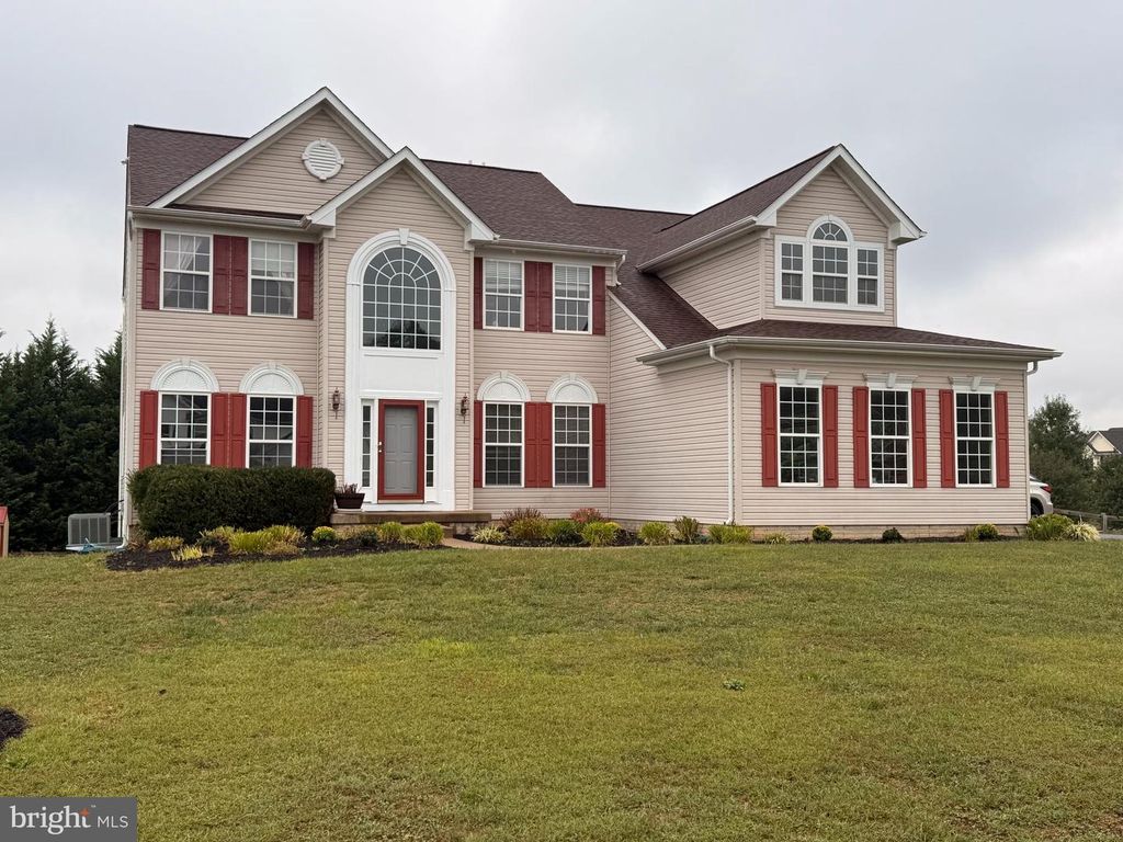 1346 CRUSHED APPLE DR, Martinsburg, WV 25403