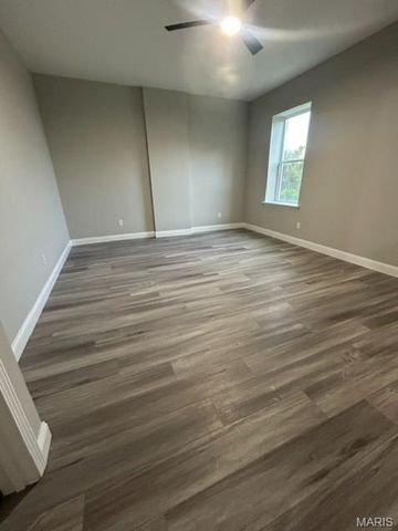 3724 Palm Street, St Louis, MO 63107