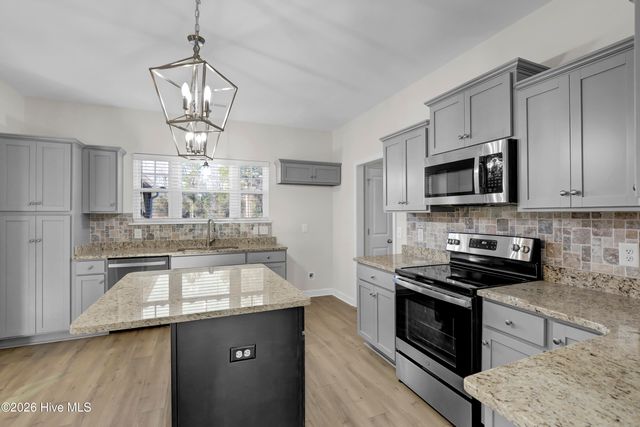 711 Alpha Court, Beulaville, NC 28518