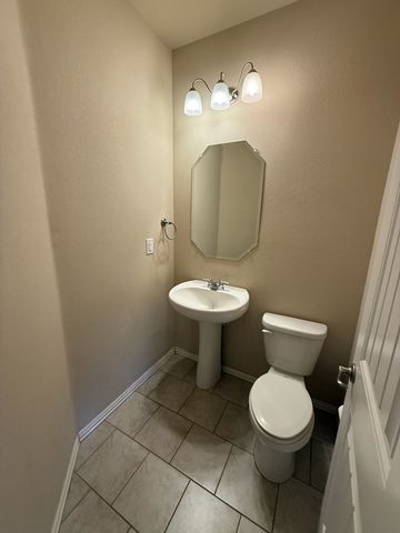 13 Glass Ranch Rd, Odessa, TX 79765