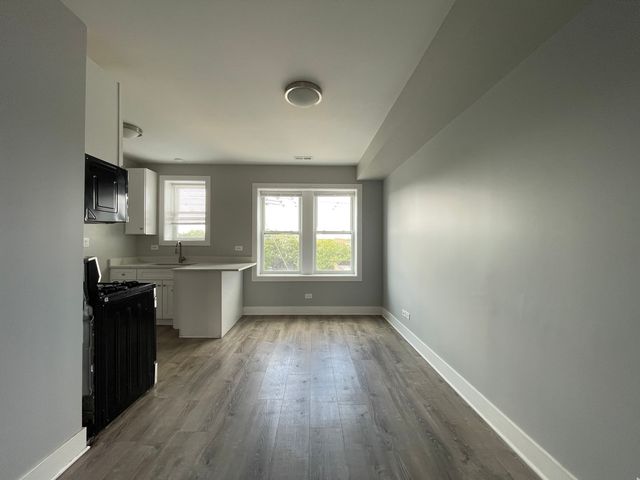 722 N AUSTIN Boulevard 1E, Oak Park, IL 60302