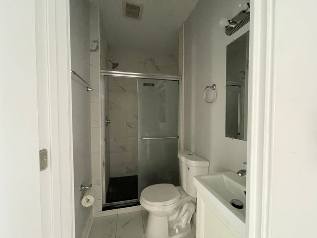722 N AUSTIN Boulevard 1E, Oak Park, IL 60302