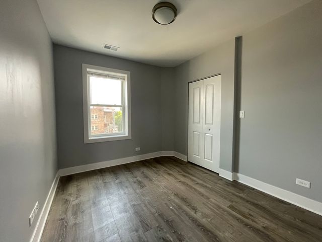 722 N AUSTIN Boulevard 1E, Oak Park, IL 60302