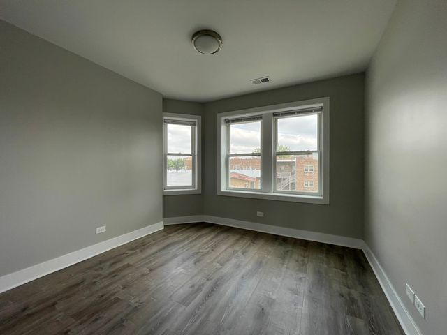 722 N AUSTIN Boulevard 1E, Oak Park, IL 60302