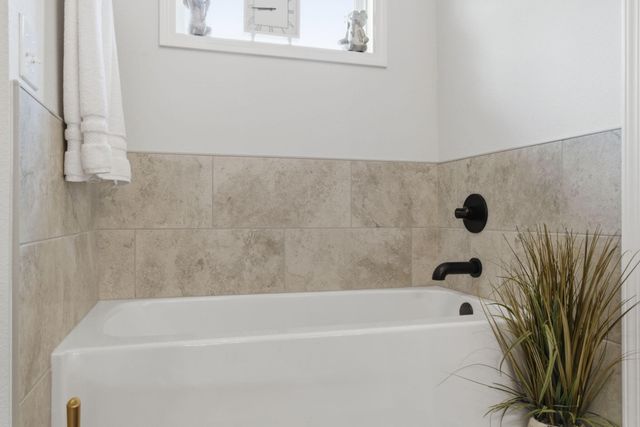 1000 E Tipperary Court, Nixa, MO 65714