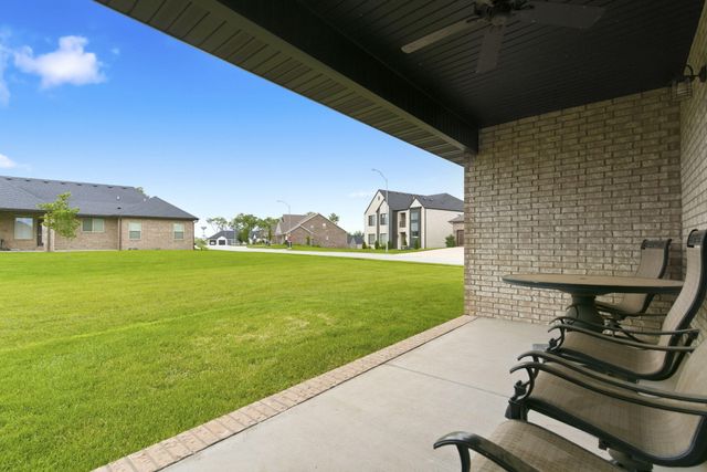 1000 E Tipperary Court, Nixa, MO 65714