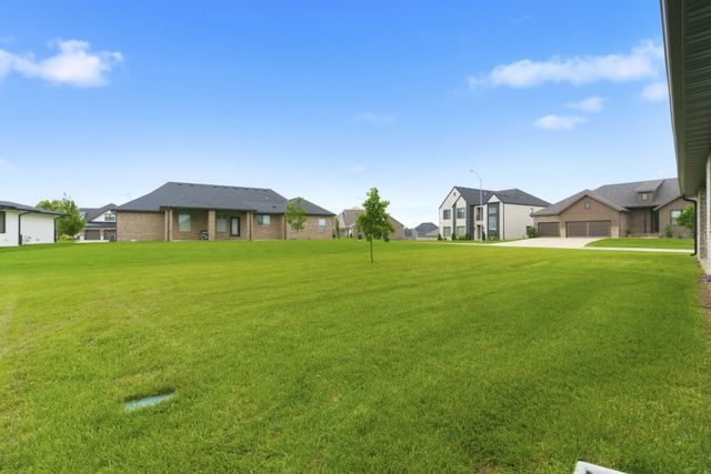 1000 E Tipperary Court, Nixa, MO 65714
