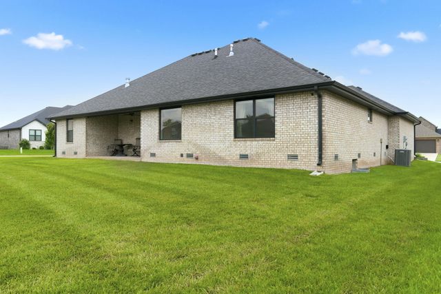1000 E Tipperary Court, Nixa, MO 65714