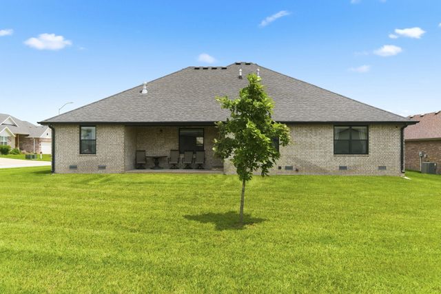 1000 E Tipperary Court, Nixa, MO 65714