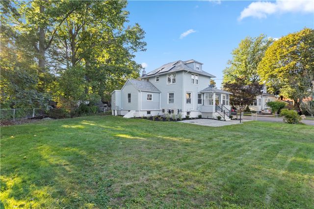 28 Manchester Street, Warwick, RI 02888