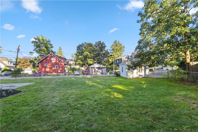 28 Manchester Street, Warwick, RI 02888