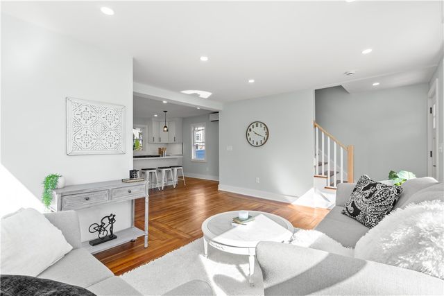 28 Manchester Street, Warwick, RI 02888