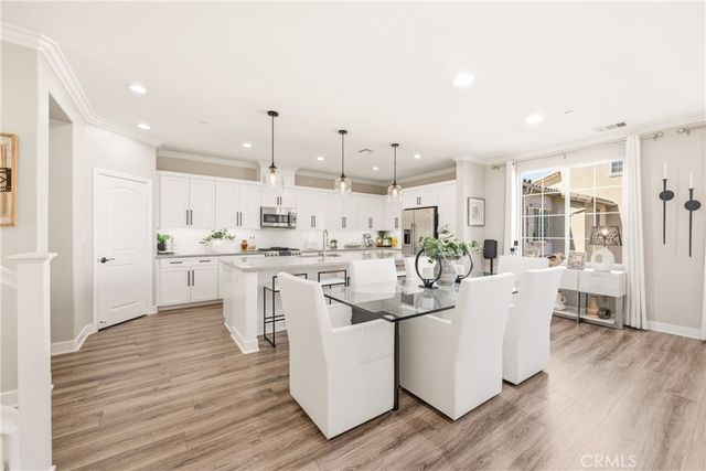 442 Stratus 4, Simi Valley, CA 93065