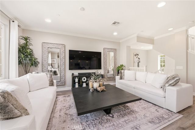 442 Stratus 4, Simi Valley, CA 93065