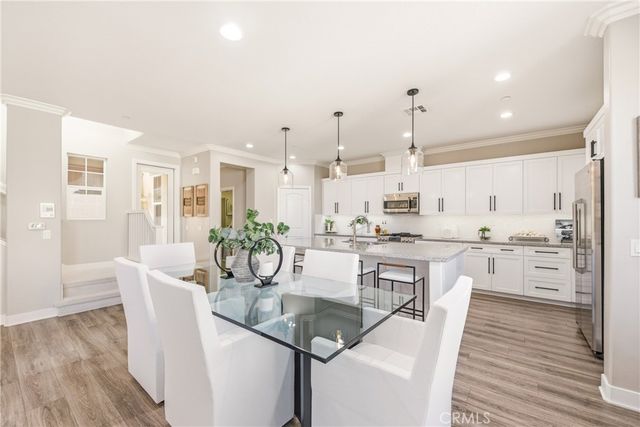 442 Stratus 4, Simi Valley, CA 93065