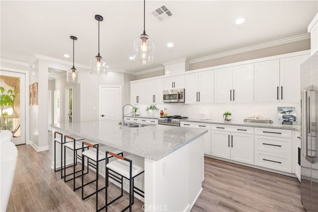 442 Stratus 4, Simi Valley, CA 93065