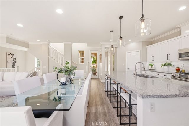 442 Stratus 4, Simi Valley, CA 93065