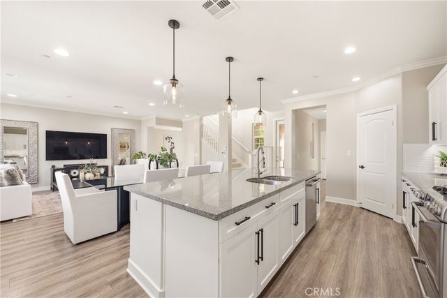 442 Stratus 4, Simi Valley, CA 93065
