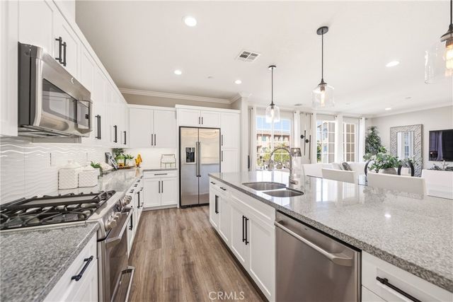 442 Stratus 4, Simi Valley, CA 93065