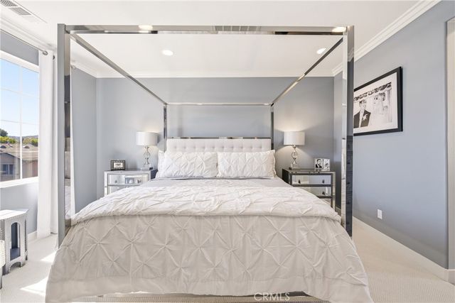 442 Stratus 4, Simi Valley, CA 93065