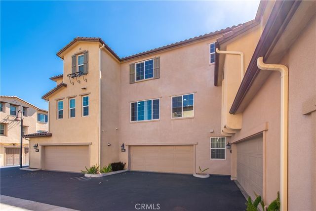 442 Stratus 4, Simi Valley, CA 93065
