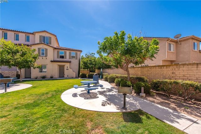 442 Stratus 4, Simi Valley, CA 93065