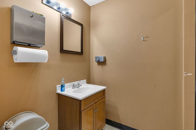 7601 Milhouse Road, Indianapolis, IN 46241