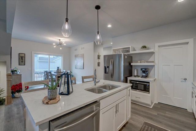 2801 Frisee Drive, Fitchburg, WI 53711