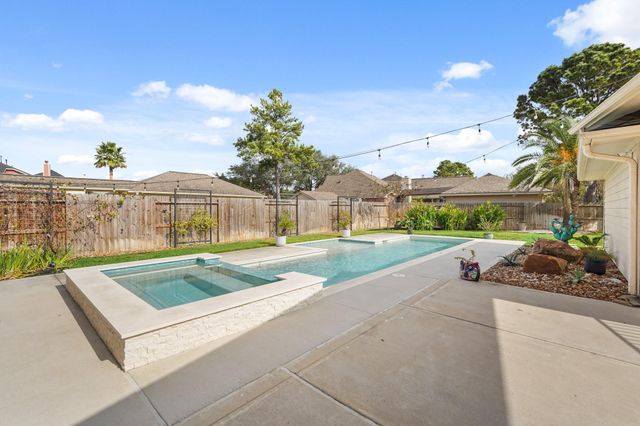 18910 Rustling Ridge Lane, Tomball, TX 77377