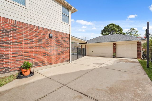 18910 Rustling Ridge Lane, Tomball, TX 77377