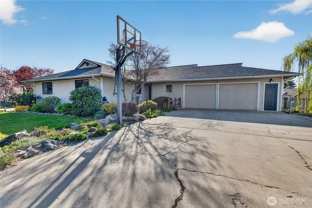 2629 Lemaister Avenue, Wenatchee, WA 98801