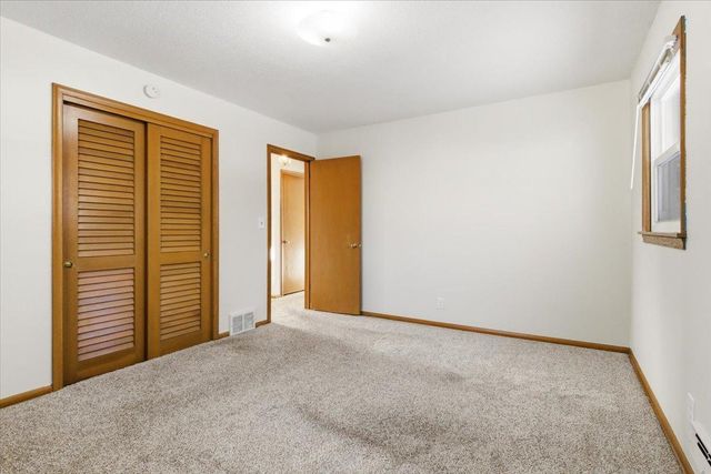 4500 Woodbine Lane N, Brooklyn Center, MN 55429