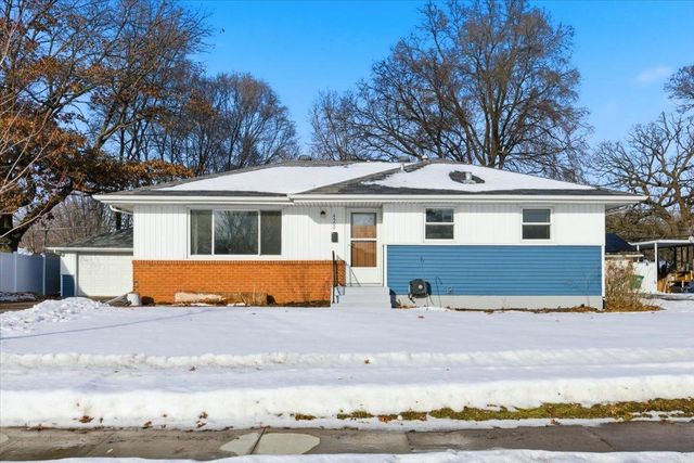 4500 Woodbine Lane N, Brooklyn Center, MN 55429