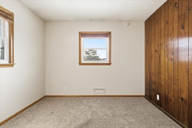 4500 Woodbine Lane N, Brooklyn Center, MN 55429