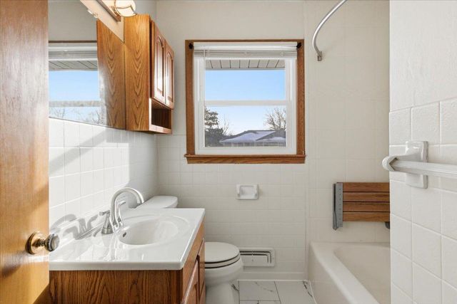 4500 Woodbine Lane N, Brooklyn Center, MN 55429