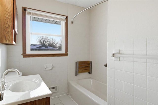 4500 Woodbine Lane N, Brooklyn Center, MN 55429