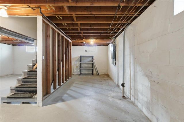 4500 Woodbine Lane N, Brooklyn Center, MN 55429