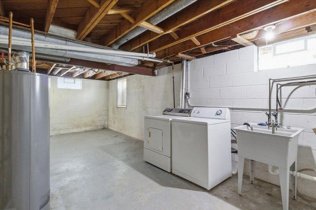 4500 Woodbine Lane N, Brooklyn Center, MN 55429