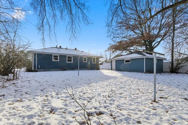 4500 Woodbine Lane N, Brooklyn Center, MN 55429