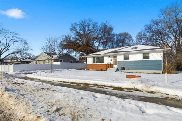 4500 Woodbine Lane N, Brooklyn Center, MN 55429