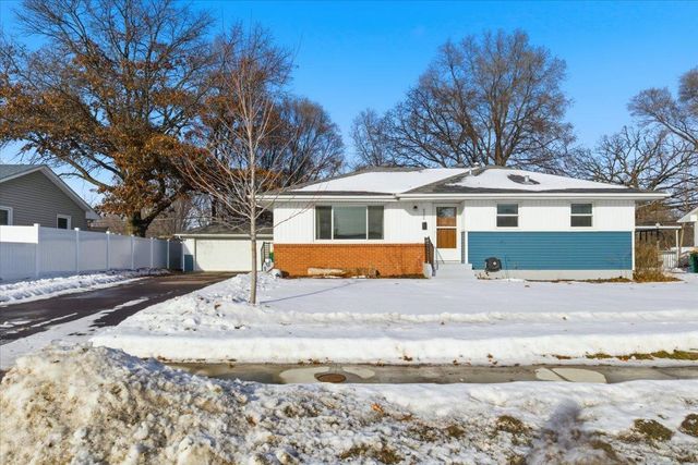 4500 Woodbine Lane N, Brooklyn Center, MN 55429