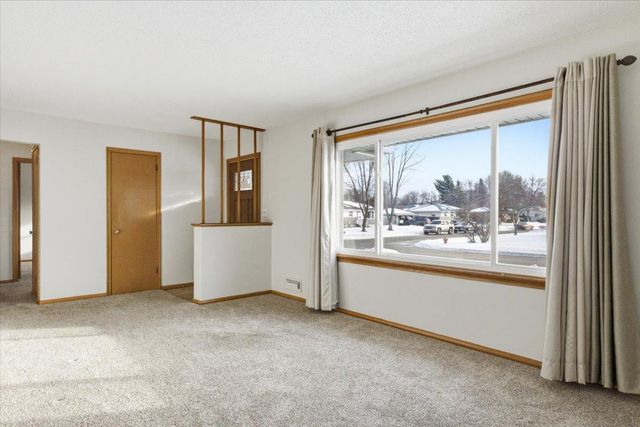 4500 Woodbine Lane N, Brooklyn Center, MN 55429